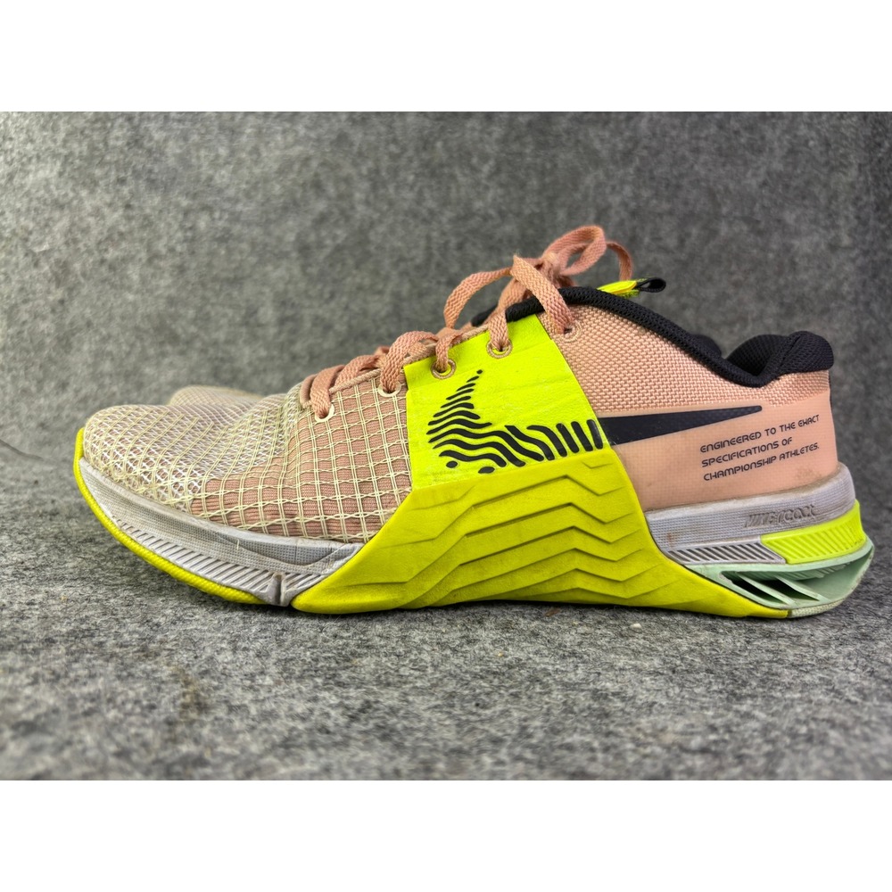 Nike Metcon 8 Training Shoes Womens 9 Peach Volt DO9327-800 React Cross Training